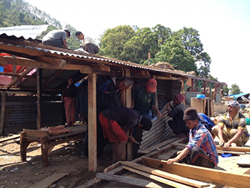 Wiederaufbau in Manbu, Gorkha